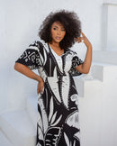 Vestido Preto e Branco Plus Size Chic aberto Andreza