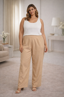 Calça alfaiataria feminina plus size lisa na cor bege