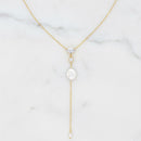 Colar Dourado com Pérola Barroca e Detalhes de Zircônia Banho de Ouro