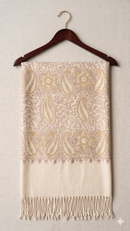 Pashmina Feminina Bege Estampa Paisley com Franjas Elegante e Sofisticada