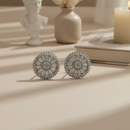 Brinco Redondo Prata com Zircônias Baguete – Elegância e Brilho Sofisticado