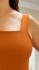 Top Canelado Caramelo Plus Size com Alça Larga e Decote Quadrado