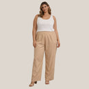 Calça alfaiataria feminina plus size lisa na cor bege