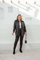 Camisa manga longa plus size preta em couro Sintético