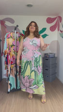 Vestido plus size longo estampado